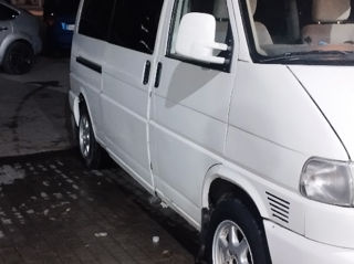 Volkswagen Caravelle foto 3