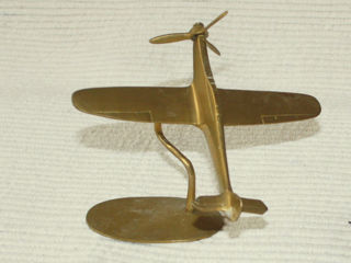 Бронзовая модель легендарного  военного самолета истребителя Spitfire. foto 2