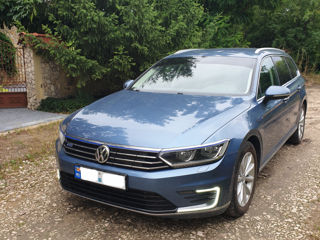 Volkswagen Passat foto 1