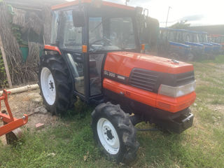 Tractor japonez Kubota GL300D cu freza rotativa foto 3