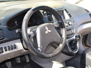 Mitsubishi Grandis foto 9