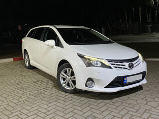 Toyota Avensis foto 4