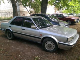 Nissan Bluebird foto 1