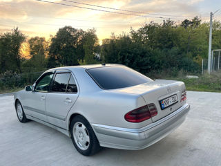 Mercedes E-Class foto 4