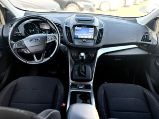 Ford Kuga foto 9