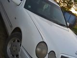 Mercedes E Class foto 3