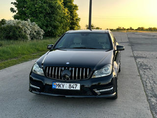 Mercedes C-Class foto 5