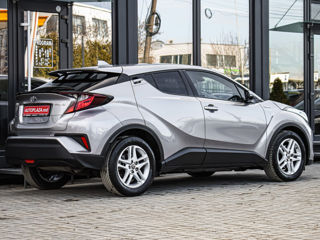 Toyota C-HR foto 2