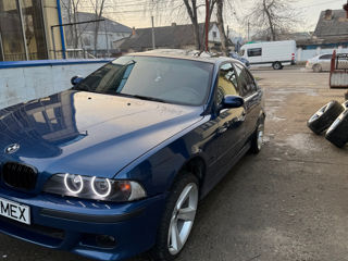 BMW 5 Series foto 3