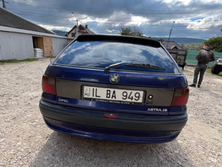 Opel Astra foto 2