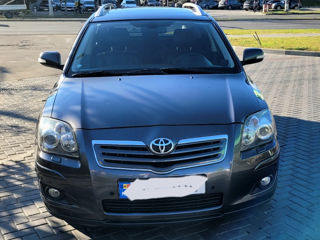 Toyota Avensis foto 8