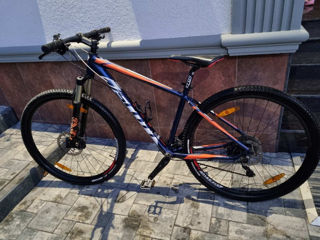 Mountain bike   450€