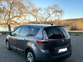 Renault Grand Scenic foto 6