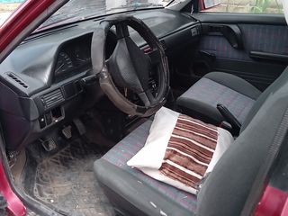 Mazda 323 foto 5