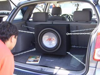 Установка динамиков, магнитол, сабвуферов, усилителя в установочном центре Car Audio foto 3