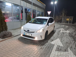 Toyota Prius + foto 2