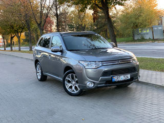 Mitsubishi Outlander foto 3