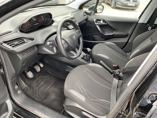 Peugeot 208 foto 15