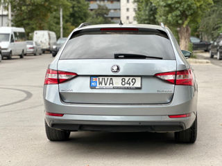 Skoda Superb foto 4