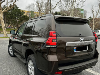 Toyota Land Cruiser Prado foto 3