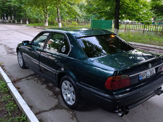 BMW 7 Series foto 3