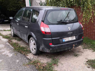 Renault Grand Scenic foto 2