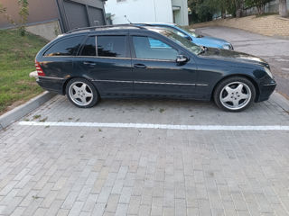 Mercedes C-Class foto 3