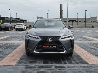 Lexus UX foto 2