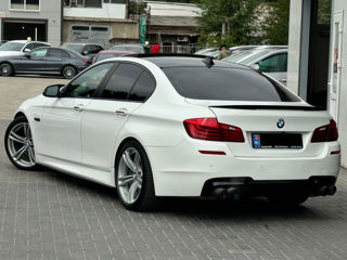 BMW 5 Series foto 5