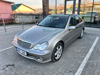 Mercedes C-Class foto 4