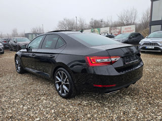 Skoda Superb foto 2