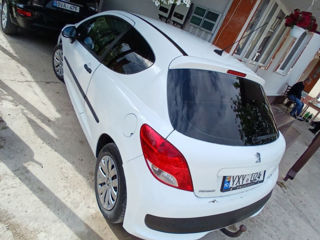 Peugeot 207 foto 9