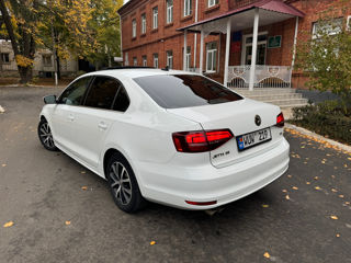 Volkswagen Jetta foto 4