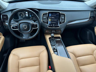 Volvo XC90 фото 9