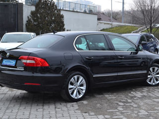 Skoda Superb foto 2