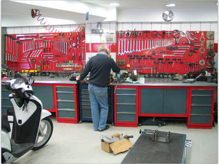 Center service reparatie moto scuter atv servis piese de schimb .