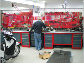 Center service reparatie moto scuter atv servis piese de schimb . foto 1