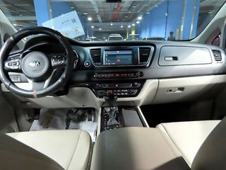 KIA Carnival foto 18