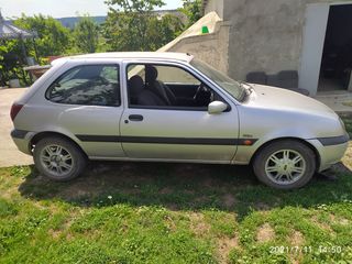 Ford Fiesta 1,8TD Piese / Запчасти foto 5