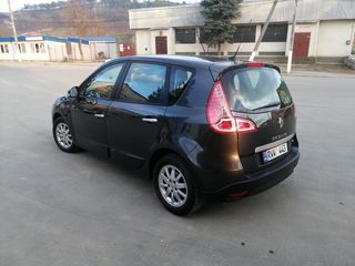 Renault Scenic foto 1