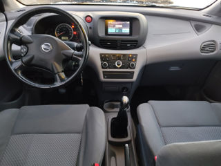 Nissan Almera foto 2