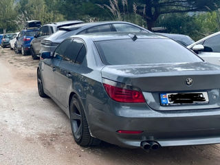 BMW 5 Series foto 2