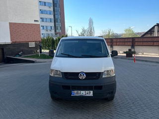 Volkswagen T5 foto 1