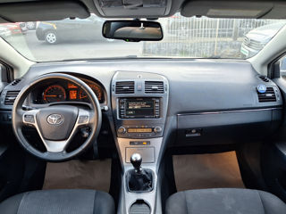 Toyota Avensis foto 9