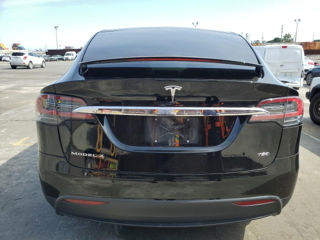 Tesla Model X foto 5