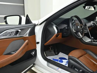 BMW 8 Series foto 9