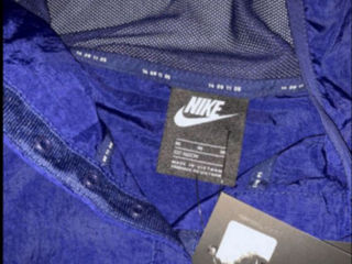 Ветровка nike оригинал 10-12 лет foto 3