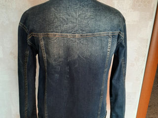 Продам джинсовую куртку - 400 лей. новая.  размер 48-50. foto 2