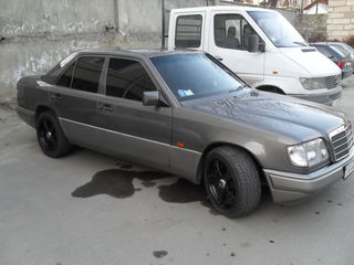 Mercedes Series (W124) foto 4