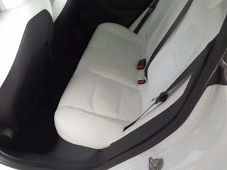 Tesla Model 3 foto 6